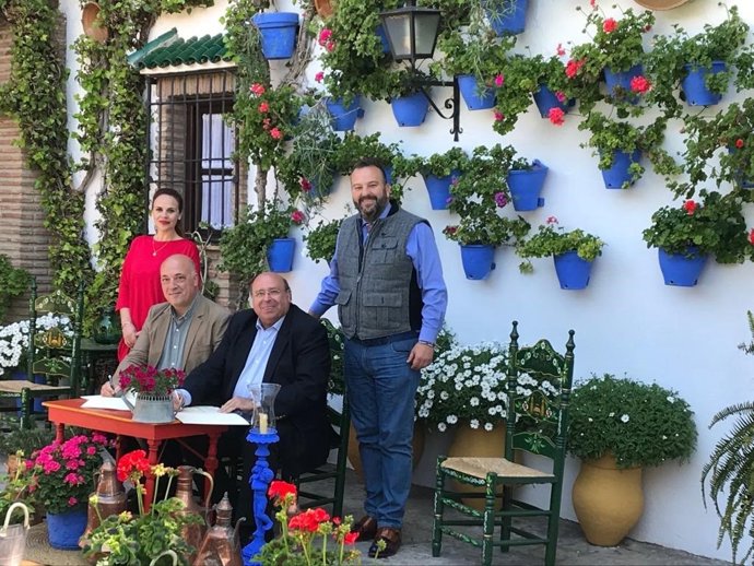 CórdobaÚnica.- Turismo.- Diputación y Amigos de Patios Cordobeses se unen para p