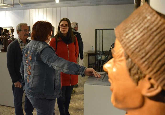 Obras de antiguos alumnos de la Escuela de Arte de Toledo componen la exposición