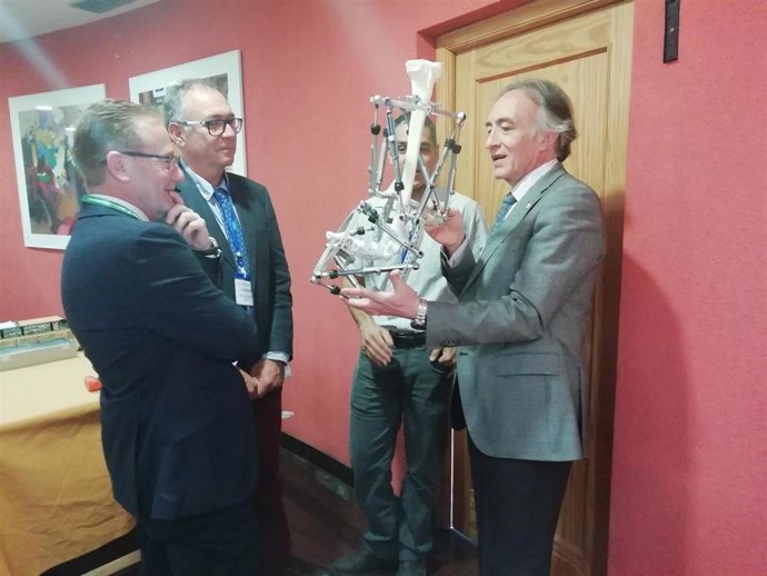 Nota/El Hospital Virgen De Las Nieves Realiza Más De 250 Fijaciones Externas De 