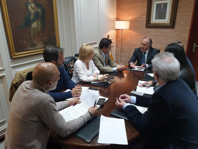 Cádiz.- La Junta estudia medidas contra los efectos del alga invasora Rugulopter