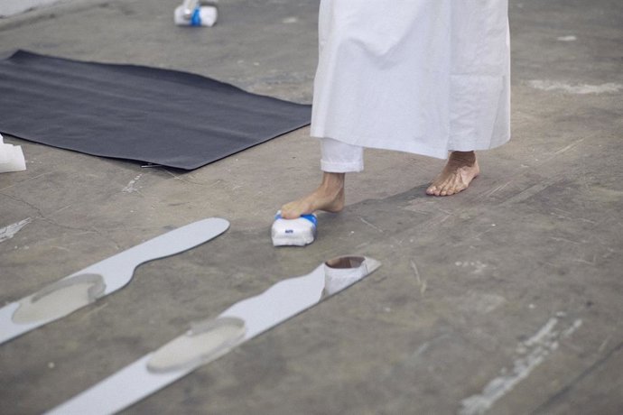 Cultura.- Objetos escultóricos y descontextualizados protagonizan la obra de Jul