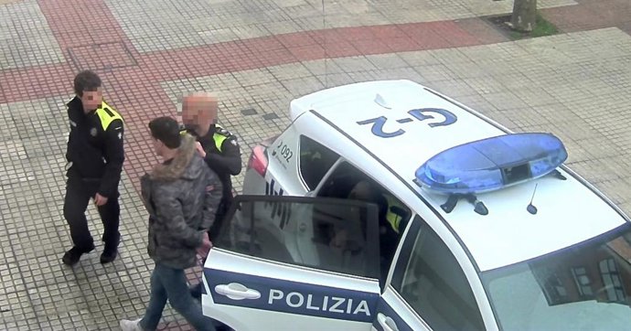 POLICÍA LOCAL DE MUNGIA SORPRENDE Y DETIENE A UN HOMBRE TRAFICANDO CON DROGAS