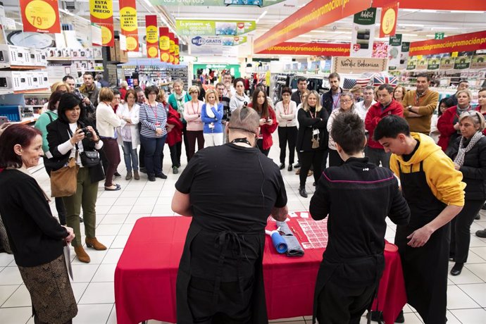 Zaragoza.- Unos 40 establecimientos participan en la recogida de alimentos de Cr