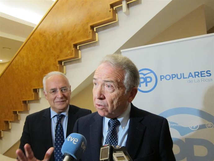 Rupérez indica que "tan importante o más" que el consenso político es el social 