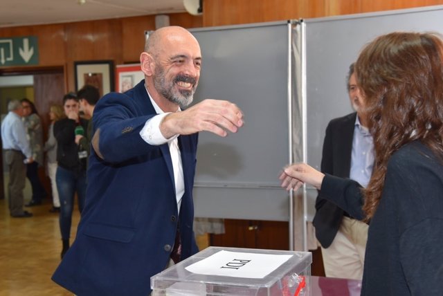 La UCM revisa el resultado electoral tras impugnarse un par de mesas donde se vo
