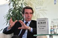 Aznar apela a la responsabilidad del votante de Vox: "Más que solucionar los problemas, los agudiza"