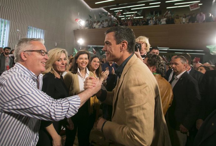 Pedro Sánchez junto a Susana Díaz, participan en un acto público en Córdoba