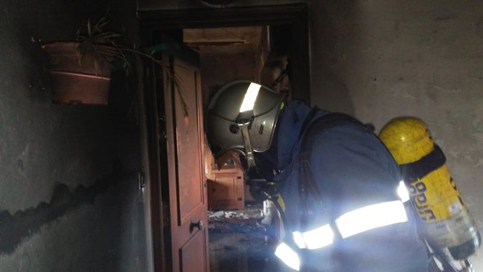 Cádiz.- Sucesos.- Hospitalizado un hombre tras un incendio en una vivienda de El