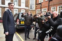 El euroescéptico británico Rees-Mogg amenaza con paralizar la UE si se impone el Brexit a largo plazo de Tusk