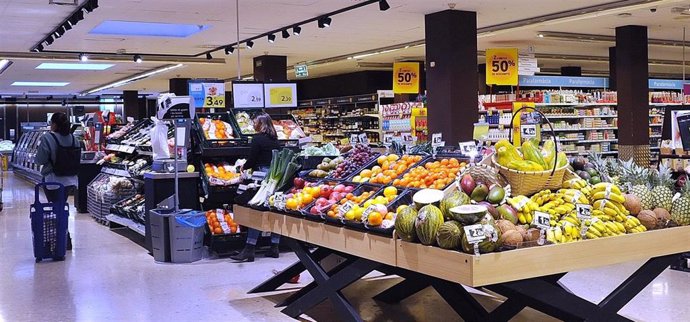 Caprabo transformará cinco supermercados al nuevo formato antes de mayo