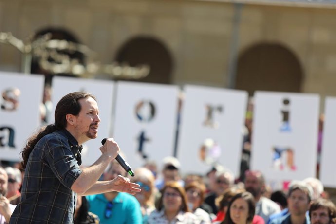 El secretario general de Podemos, Pablo Iglesias, participa en un encuentro con 