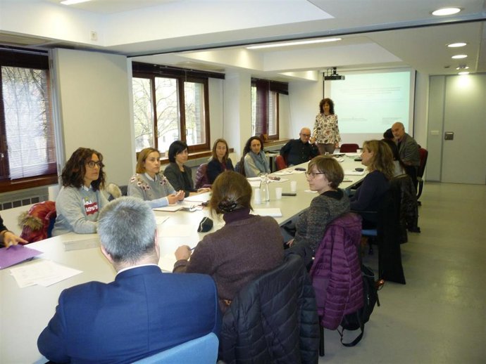 Una treintena de empresas, sindicatos y asociaciones participan en encuentros pa