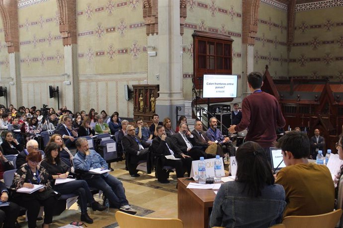 Aula Escola Europea de Barcelona gana la Liga de Debate de la Xarxa Vives
