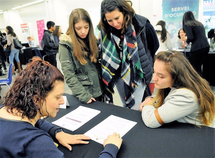 El IX Frum Estudiants-Empresa de Andorra informa de opciones formativas y labor