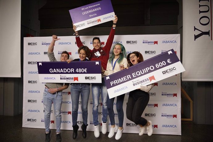 El IES Luis Manzanares de Murcia ganan la final nacional del programa de emprend