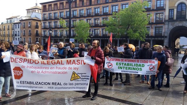 Empleados públicos protestan en Toledo por la alta tasa de trabajadores con cont