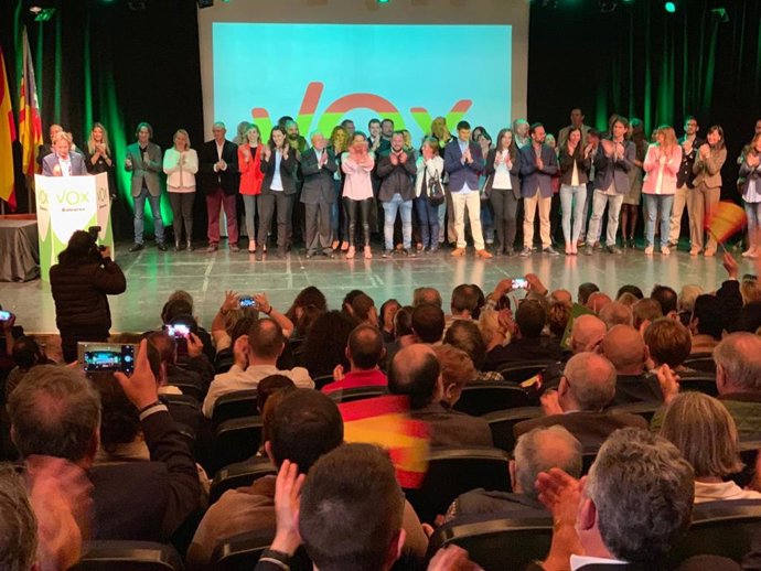 26M.- Cerca De 350 Personas Acuden A La Presentación De Las Listas De Vox Balear