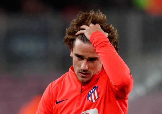 Fútbol.- El Camp Nou abuchea a Griezmann por 'La decisión' de quedarse en el Atl