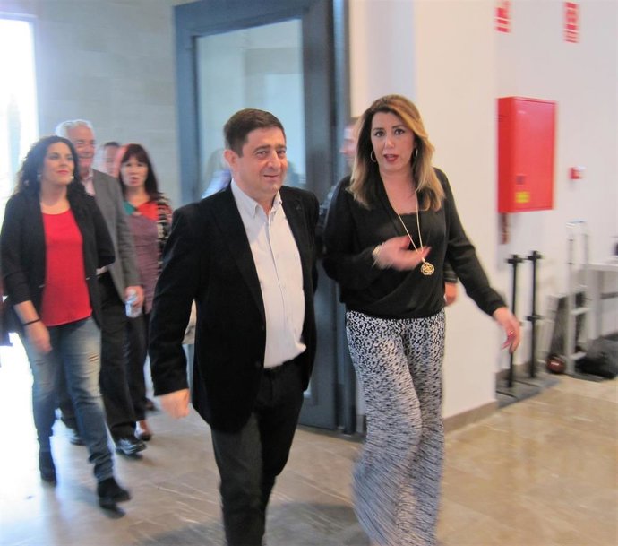 Díaz asegura que los ayuntamientos serán "dique de contención para garantizar la