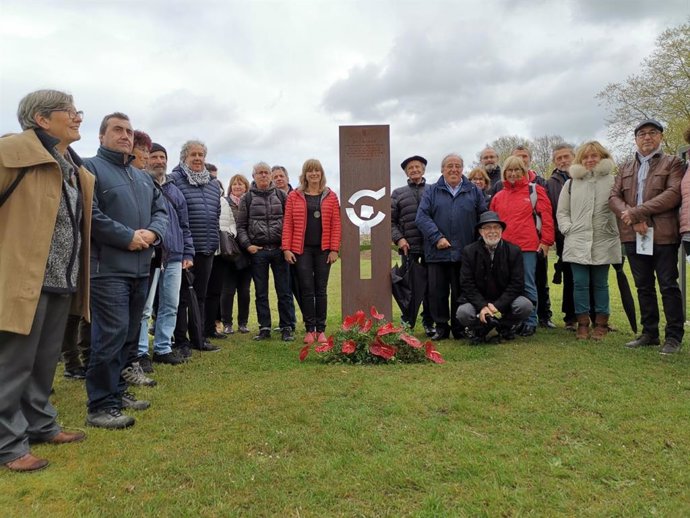 Homenaje a los internos en el campo de Gurs