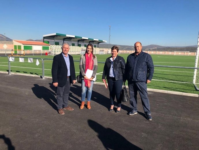 Granada.- La Diputación recepciona la obra del campo de fútbol de Iznalloz