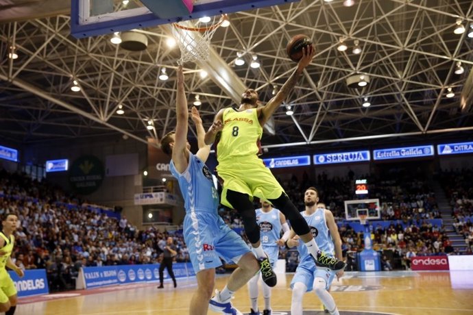 Baloncesto/Liga Endesa.- (Crónica) El Bara brilla en Lugo y el Real Madrid sufr