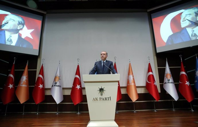 Erdogan regresa al AKP