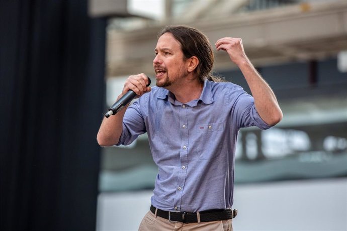 Acto 'Guanyem per Avanar' con el secretario general de Podemos, Pablo Iglesias 