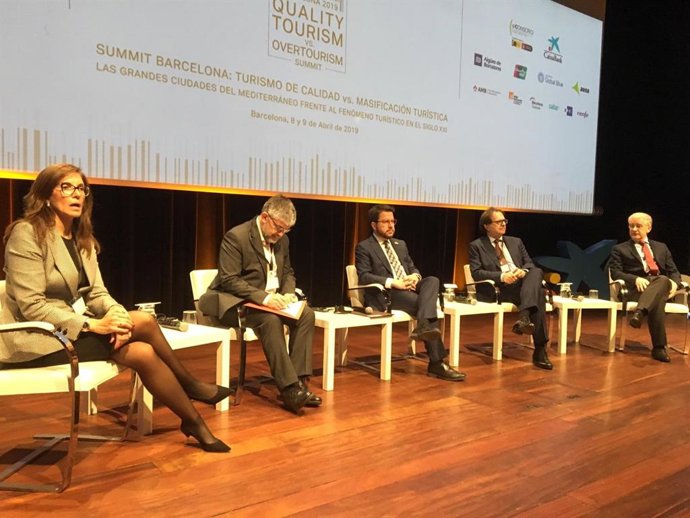 Aragons apuesta por un turismo que ayude a resolver los "deberes pendientes" de