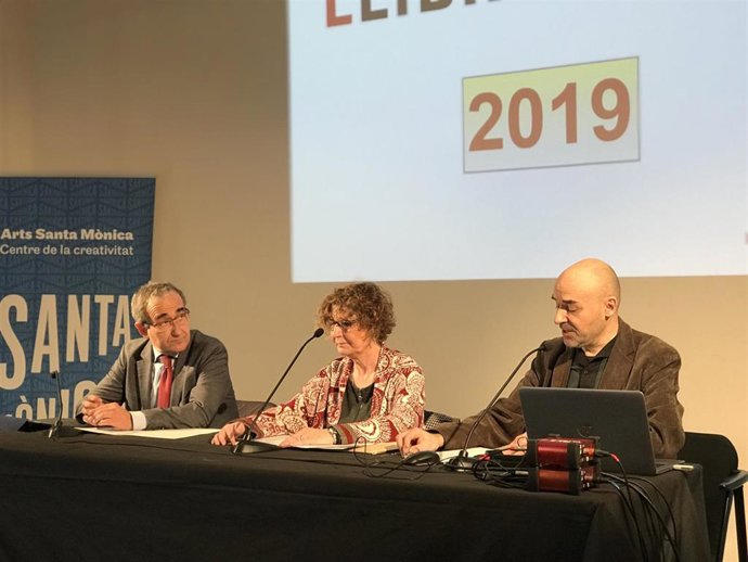 Los libreros auguran ventas de Sant Jordi durante Semana Santa y facturar hasta 