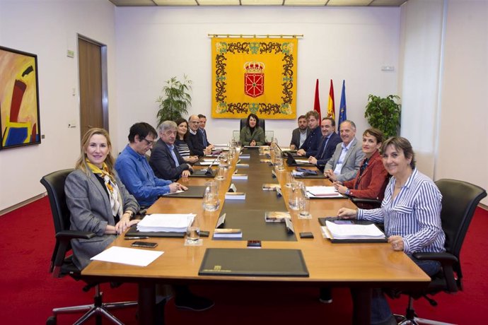 Constituida la Comisión Permanente del Parlamento de Navarra