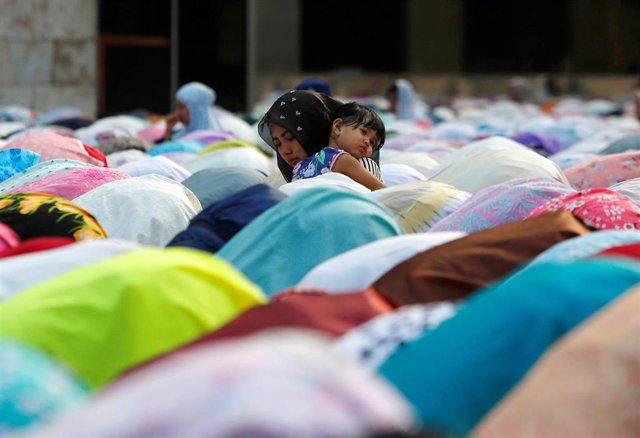 Indonesia.- La mujer que se quejó por el volumen de una mezquita en Indonesia pi