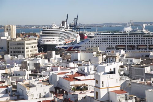Los puertos españoles acuden a la feria Seatrade Cruise Global que se celebra es
