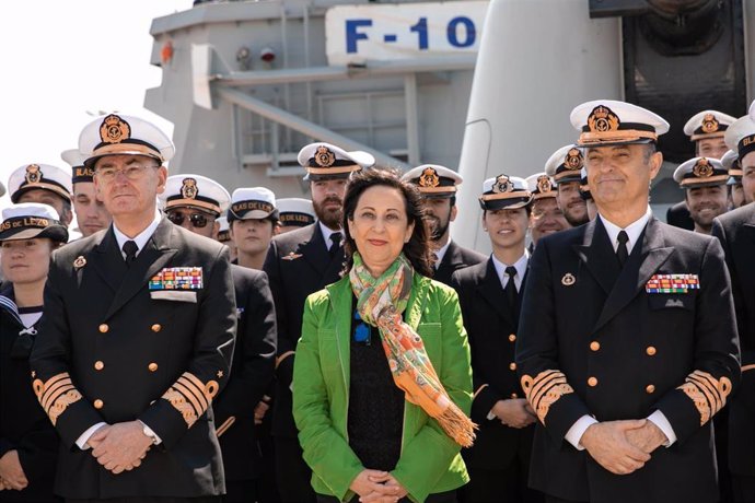 Margarita Robles visita la Base Naval de Rota