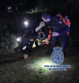 Málaga.- Sucesos.- Rescatado un conductor tras salirse el coche de la carretera 
