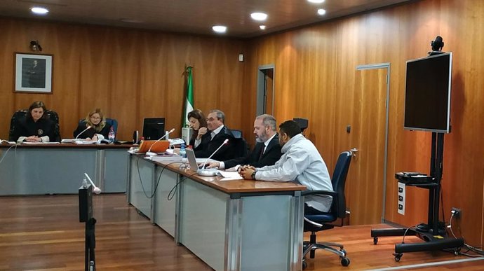 Málaga.- Tribunales.- El acusado de matar a un amigo tras robarle se acoge a su 