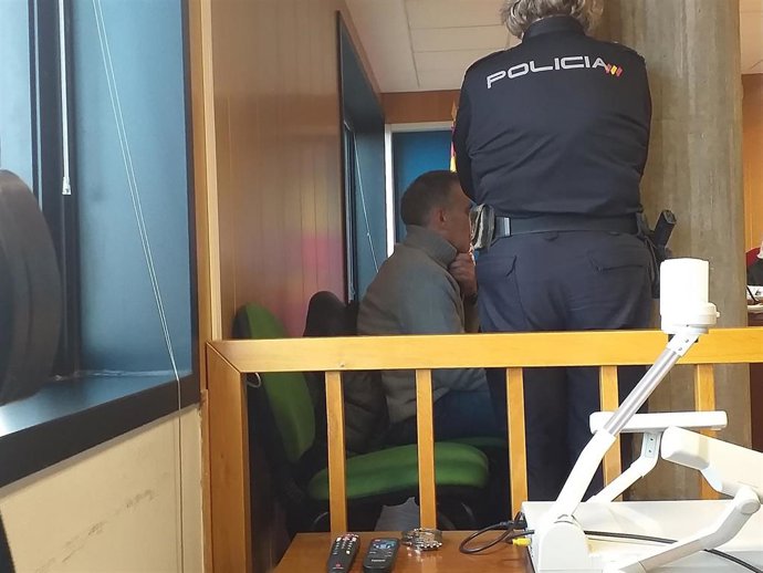 El acusado de asesinar a un joven en una playa de Redondela dice que no recuerda