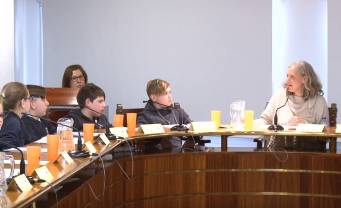 26M.- MÉS Per Inca Incorporar Un "Decleg De la Infncia" Al seu Programa Elect