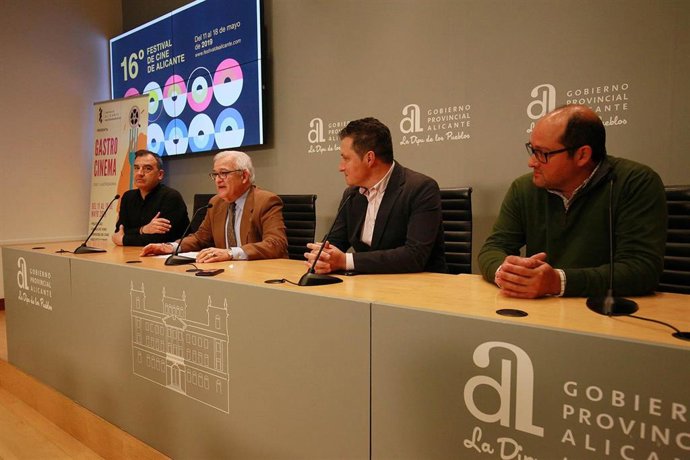 EL CHEF KIKO MOYA RECIBE EL I PREMIO GASTRO CINEMA ENMARCADO EN EL XVI FESTIVAL 