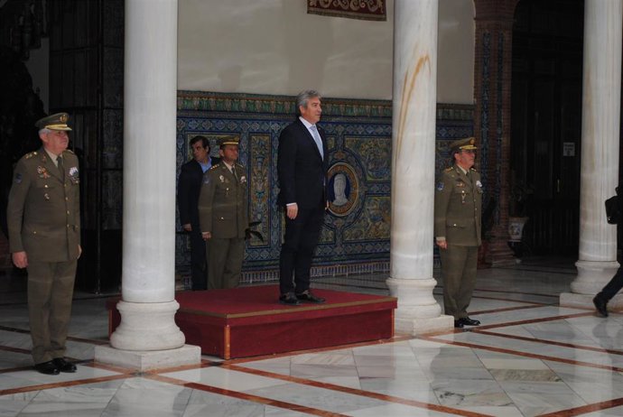 Sevilla.-El delegado del Gobierno central visita las instalaciones del Cuartel G
