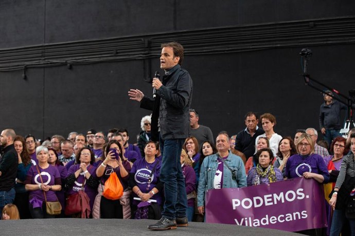 Acto 'Guanyem per Avanar' con el secretario general de Podemos, Pablo Iglesias 