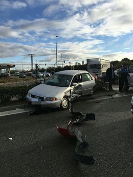 Sucesos.- Tres heridos tras colisionar dos turismos en la glorieta de San Agustí