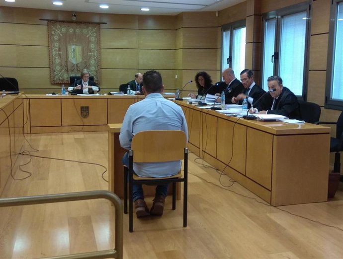 Trib.- El acusado de asesinar a su padre tras atropellarlo en Torrenueva: "No qu