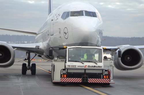 Economía/Transportes.- UGT y USO amenazan con huelga de 'handling' en los aeropu