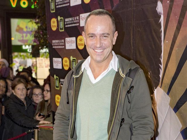 Víctor Sandoval pasa por quirófano para eliminar sus complejos