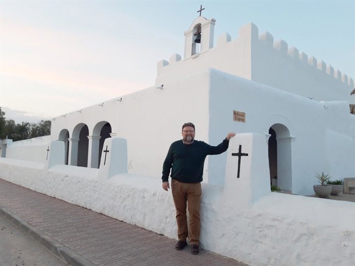 PxE celebra que Sant Josep canvi la ubicació dels fanals de l'església de 