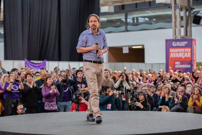 Acto 'Guanyem per Avanar' con el secretario general de Podemos, Pablo Iglesias 
