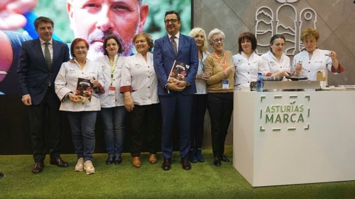 El Club de Guisanderas de Asturias presenta en el Salón Gourmets su libro de rec