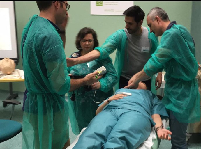 Granada.- La simulación de emergencias obstétricas permite formar a casi un cent