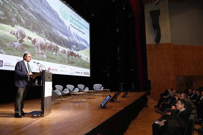 Lambán prevé que la industria agroalimentaria en Aragón doble su producción en d